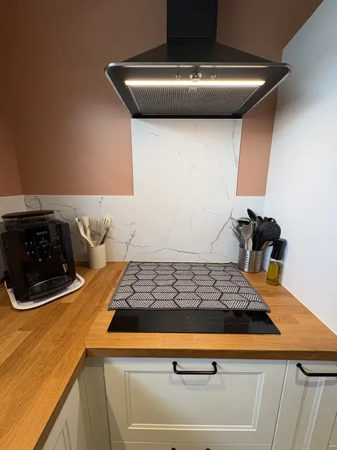 Photo de faïence protègeant vos murs contre les éclaboussures (cuisine).